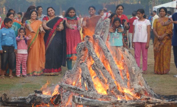 The word 'Sankranti' literally means 'movement'. Hence, the festival precisely denotes the movement of the Sun into Makar zodiac. On the day of Makar Sankranti festival, the duration of the day and that of the night is equal making it one of the oldest solstice festivals.