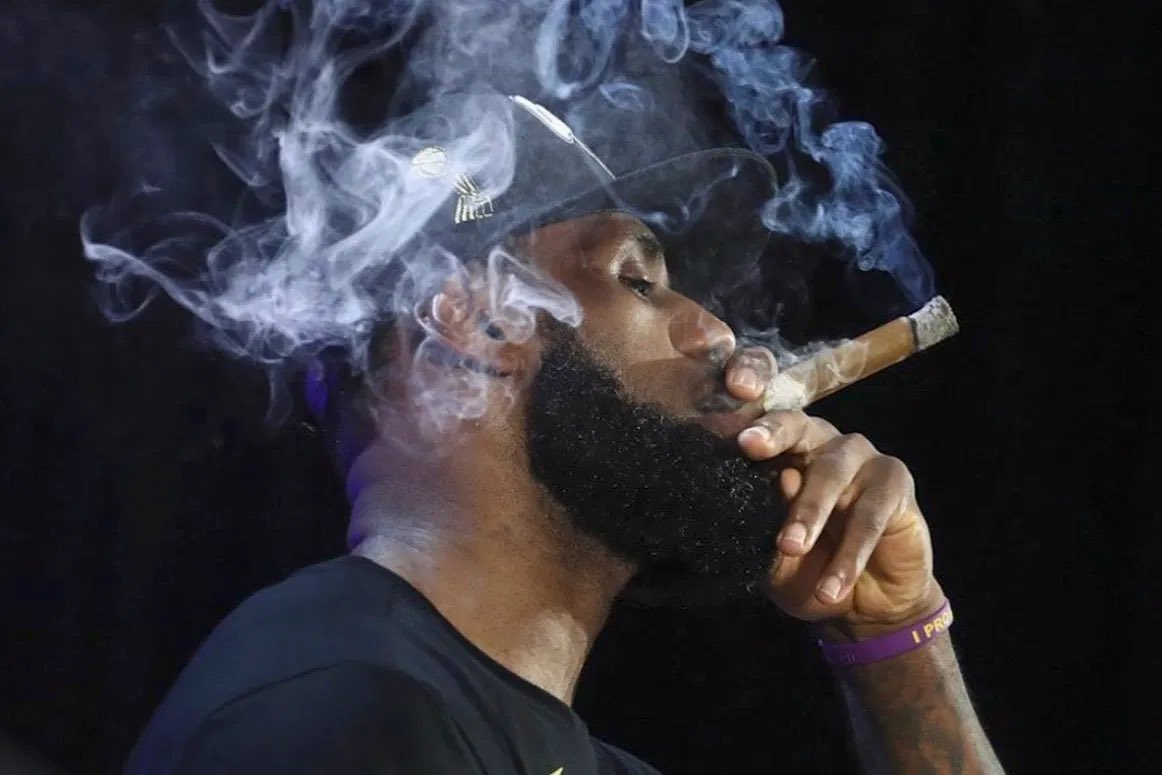 MaryPatrux's tweet image. Lebron ce soir.