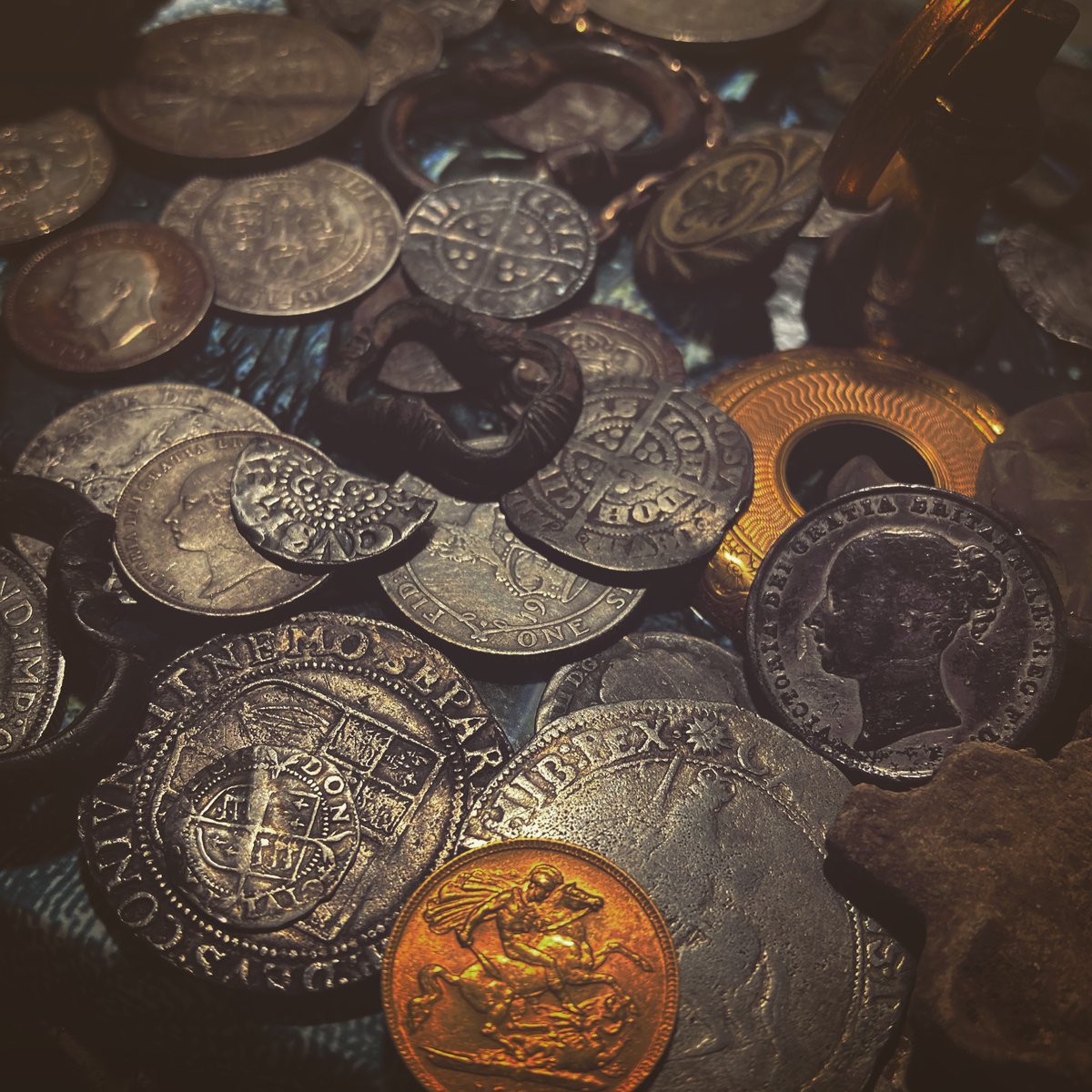 foundbysound's tweet image. Hope you’re all safe and well. Lockdown 3.0 UK 😞, normal service will resume soon let’s hope 😁. Some finds (pre lockdown) 👍