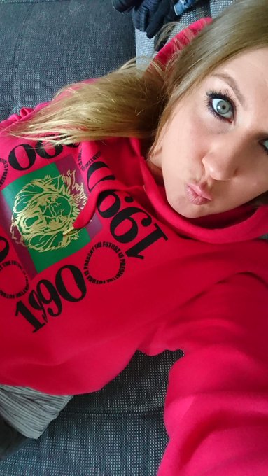 Sch&ouml;nen Abend w&uuml;nsche ich dir <3   https://t.co/mOTREPaRXP  visit my page darling   #camgirl #livecam<a href="/tag/camgirl"class="tags"><span>#camgirl</span></a><a href="/tag/livecam"class="tags"><span>#livecam</span></a><a href="/tag/versaut"class="tags"><span>#versaut</span></a><a href="/tag/heiss"class="tags"><span>#heiss</span></a><a href="/tag/ge"class="tags"><span>#ge</span></a>