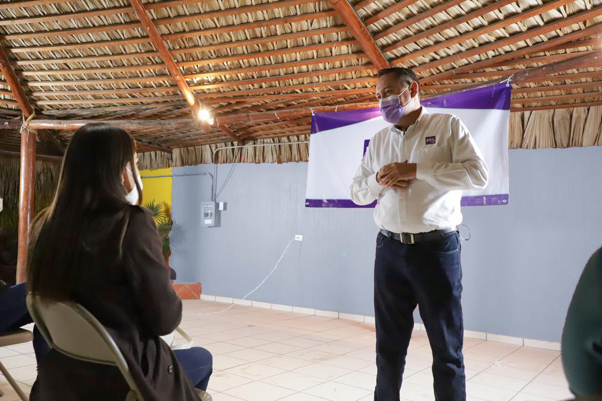 adonai_carreon's tweet photo. En plática con nuestros jóvenes, conocimos su sentir de la actualidad, en donde coincidimos que la única forma de avanzar es generando la reconciliación en todos los sectores. ¡Bienvenidos el ánimo de la juventud en #LaCasaDeTodos! ¡Excelente miércoles! #PESBCS https://t.co/d5n9gzus7Z