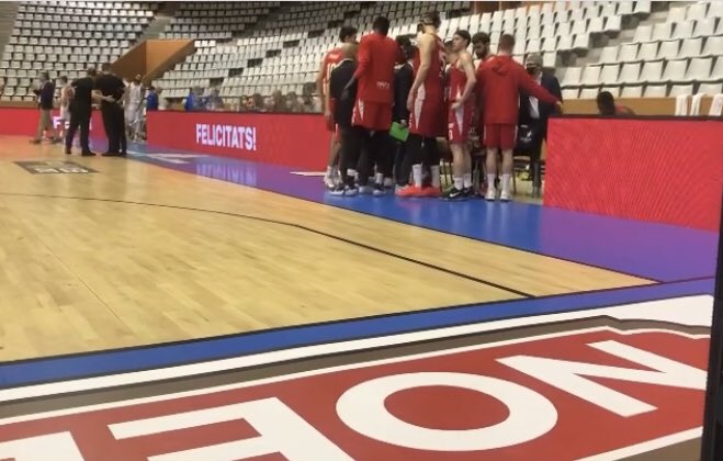 No tinc inconvenient que entri gent, amb mesures, a Fontajau, al circ. Però no entenc perque, amb mesures, les mateixes persones no hi poden veure basquet. Digueu-me ignorant. O son incoherències del <a href="/govern/">Govern de Catalunya</a> discriminant l'esport ? 
<a href="/JanhihaProu5/">Ja n'hi ha Prou</a> 
 #aixòsí #aixòno  #janhihaprou