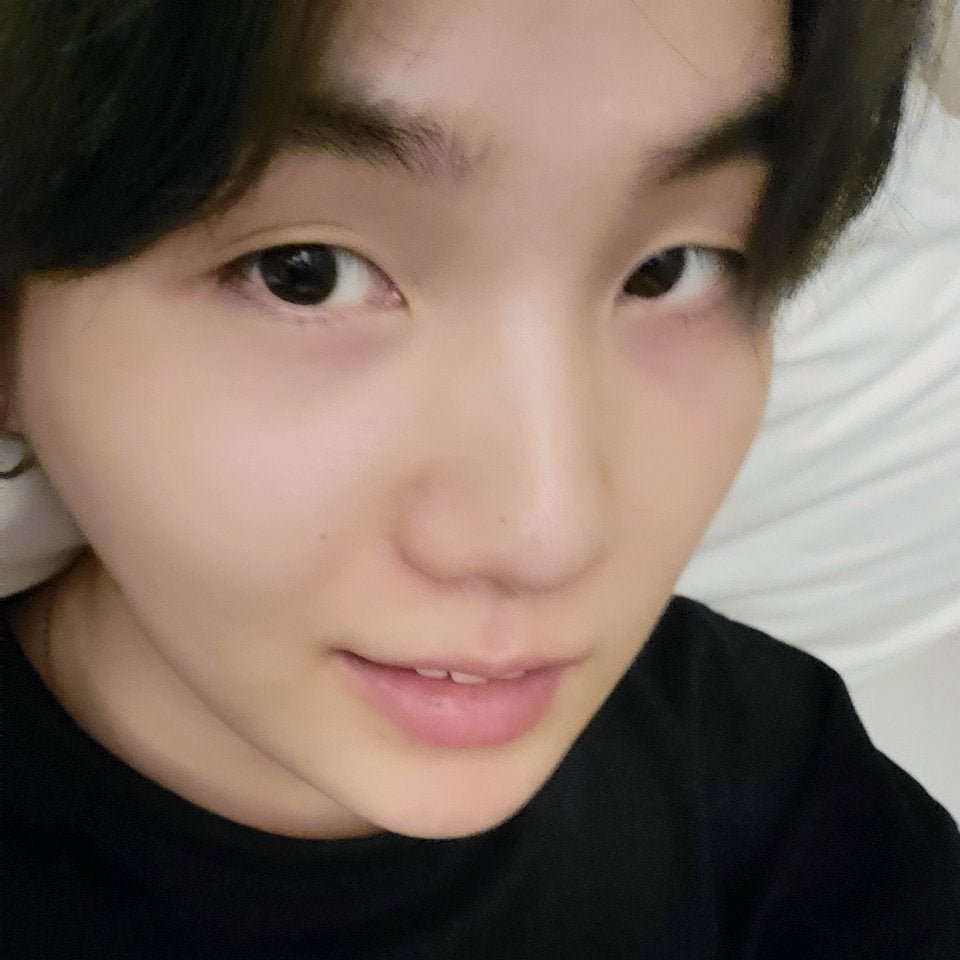 Yoongi - Chelsee & Pasha's Pasa Doble: A cat fight between two people for control, much like Yoongi and his Agust D persona. It's powerful, sizzling and full of grit.