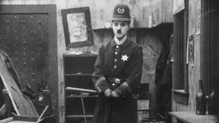 Charlot policeman, Charlie Chaplin (1917)