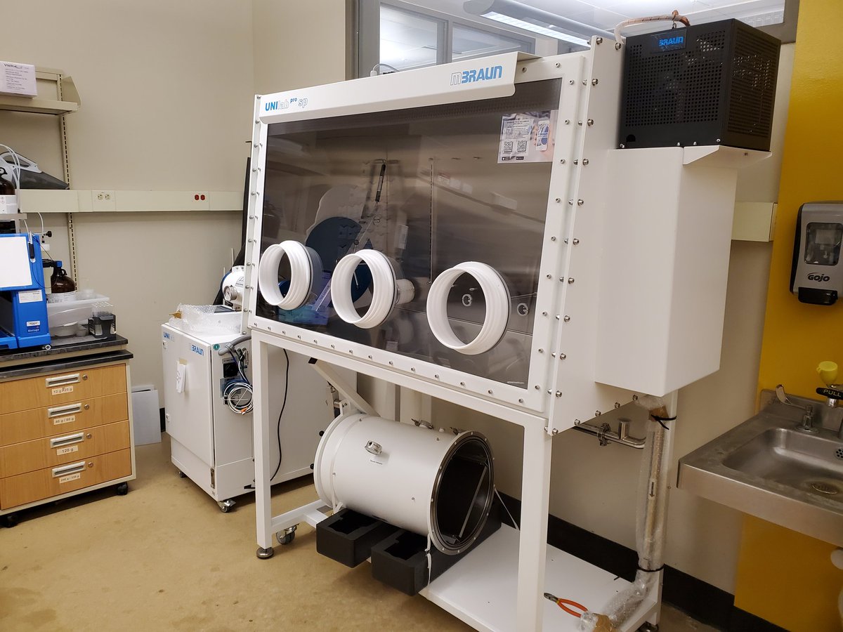 LeeGroup_LSU's tweet photo. @MBRAUNsolutions Glovebox No.2 is in. Thank you @NSF CHE CAT for the support! Assembling without any leaks should be fun... https://t.co/mBJOhhfDQa
