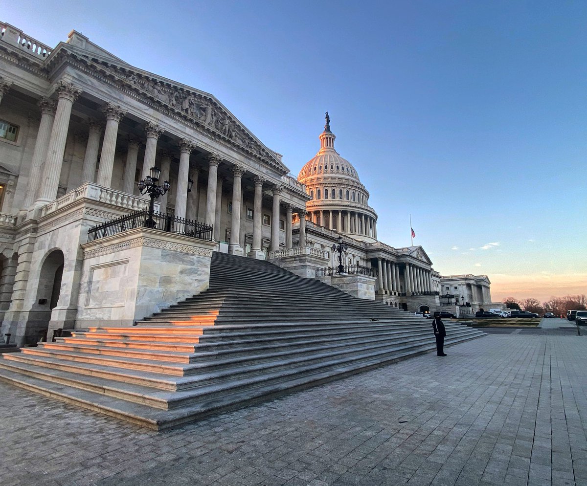 Have to say: The building looked pretty good tonight.
