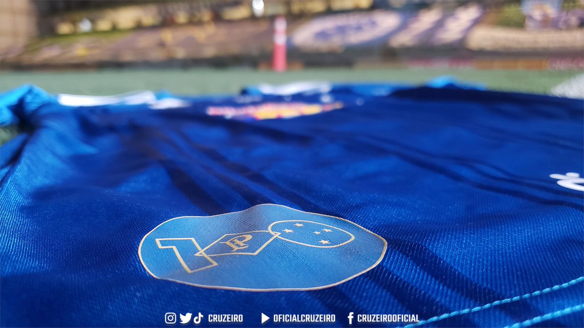 Cruzeiro's tweet photo. 🦊💙 Noite de #CruzeiroCentenario em campo, com patch especial na camisa celebrando nossos 100 anos!

VAMOS, CRUZEIRO! 👊

#DiaDeCruzeiro #CRUxOES https://t.co/piPyEZAHx9