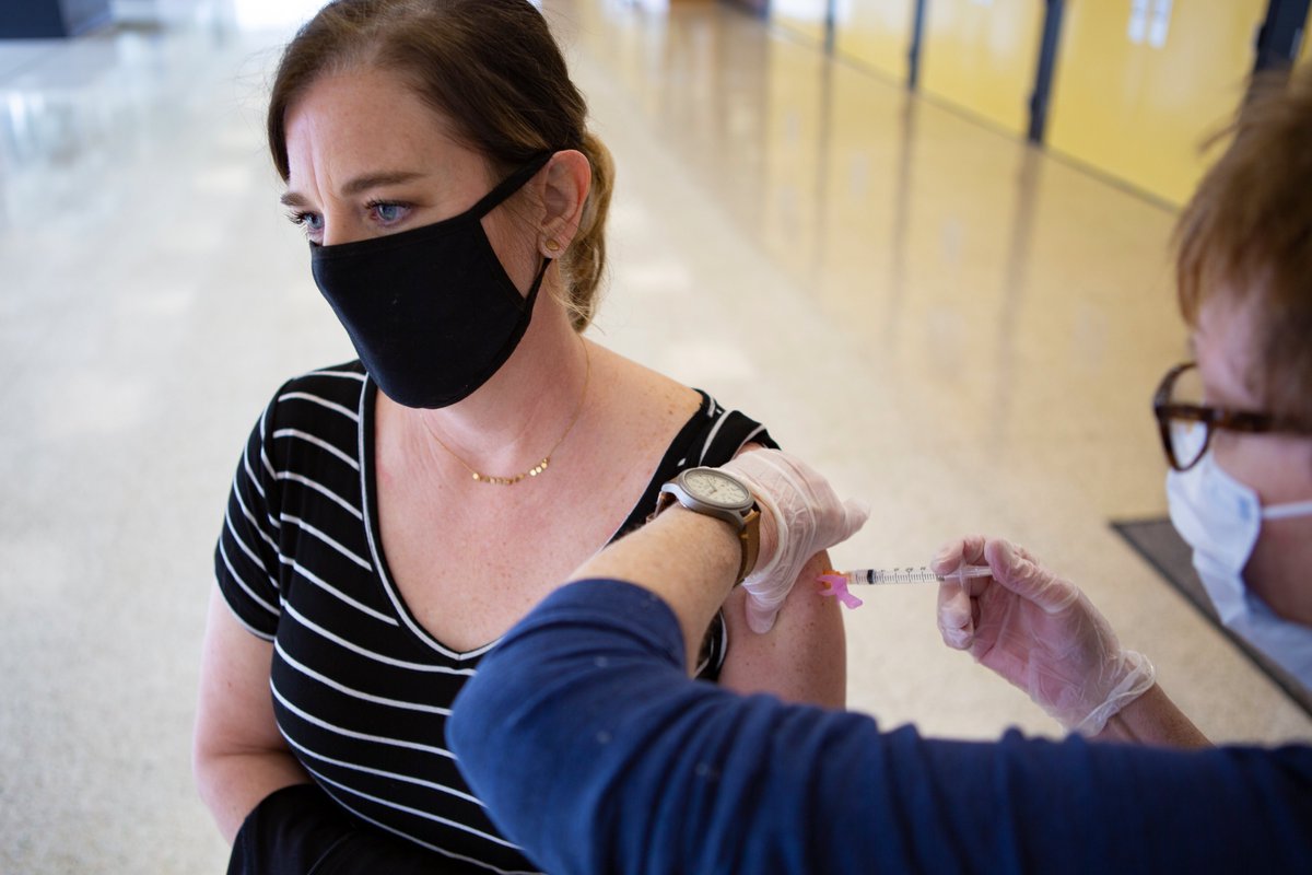 BuenaVistaUniv's tweet photo. A momentous occasion at #BVU, as Tami Laursen and Lorie Stanton on our Health Services team receive their first doses of the COVID-19 vaccine! #BeaversBuild #BeaversForward https://t.co/k4xHNpXbNA