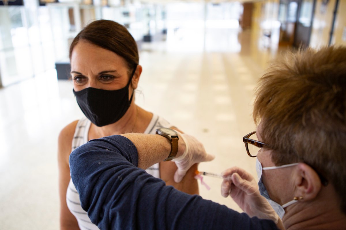 BuenaVistaUniv's tweet photo. A momentous occasion at #BVU, as Tami Laursen and Lorie Stanton on our Health Services team receive their first doses of the COVID-19 vaccine! #BeaversBuild #BeaversForward https://t.co/k4xHNpXbNA