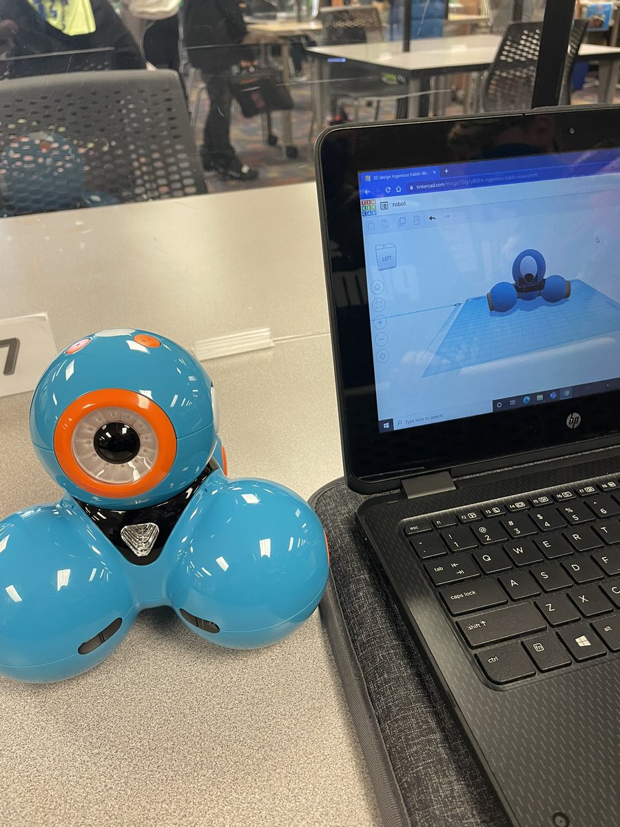 terteach's tweet photo. Using #tinkercad to #3ddesign everyday objects with our 5th graders. #makerspace https://t.co/Oi18EEMkY1