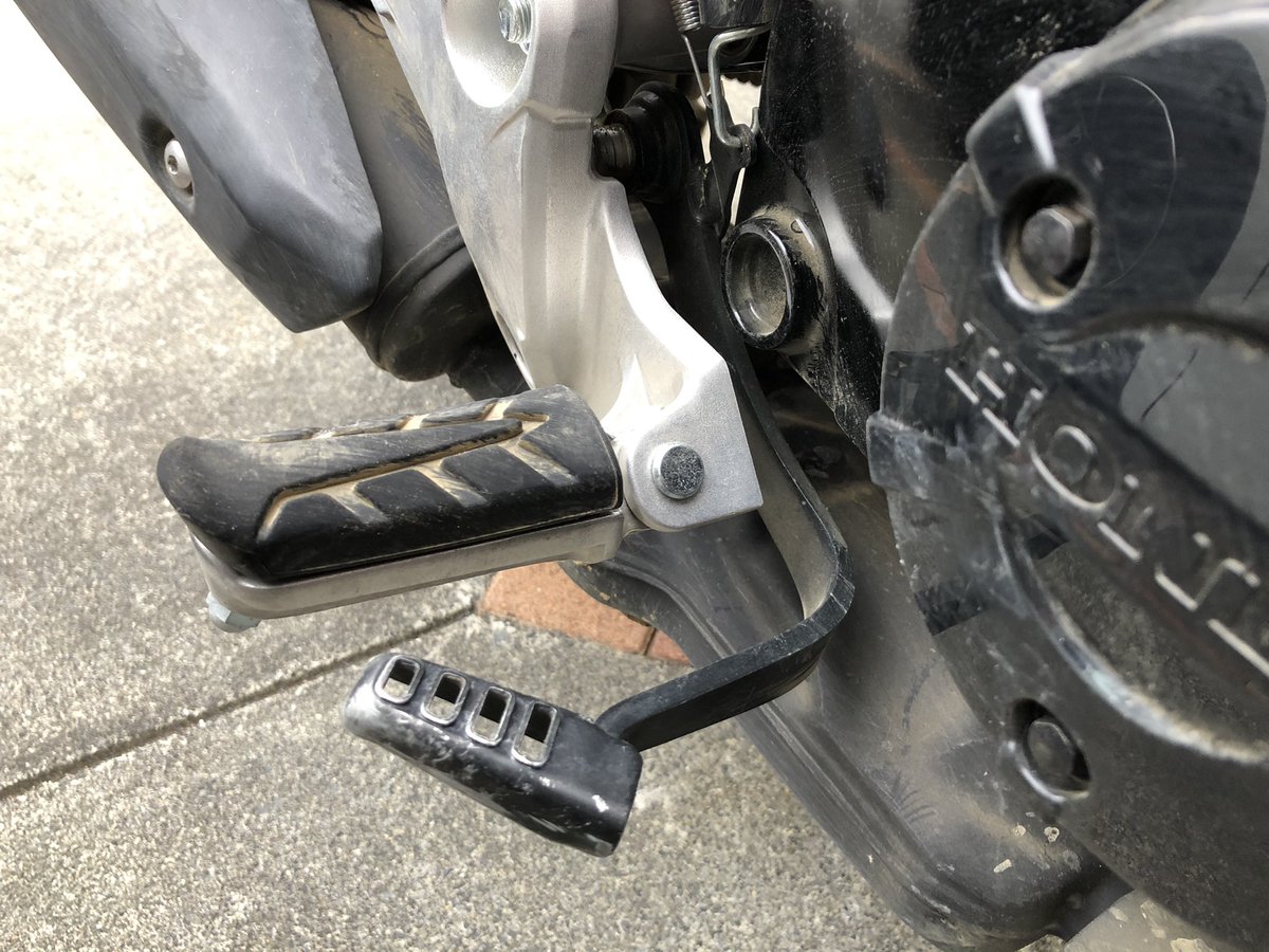3216yam Yzf R6 先日曲がったブレーキペダル 鉄だから曲げて直すかな グロム ブレーキペダル T Co Pmvpi79y9o Twitter
