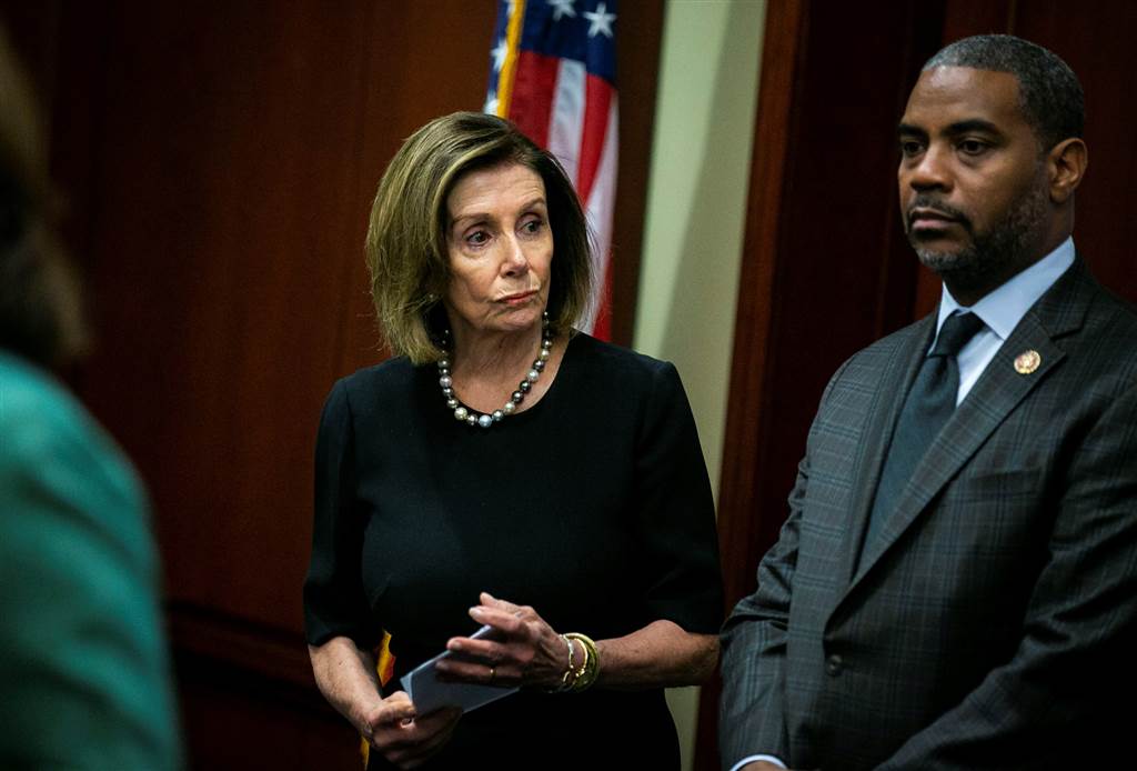 Justice_forum's tweet photo. Hypocrite PELOSI's words in 2018 regarding a policy proposal she didn’t like... #inflamatory #doublestandards
“I just don’t even know why there aren’t uprisings all over the country. And maybe there will be…” https://t.co/mI4KWU5mxo