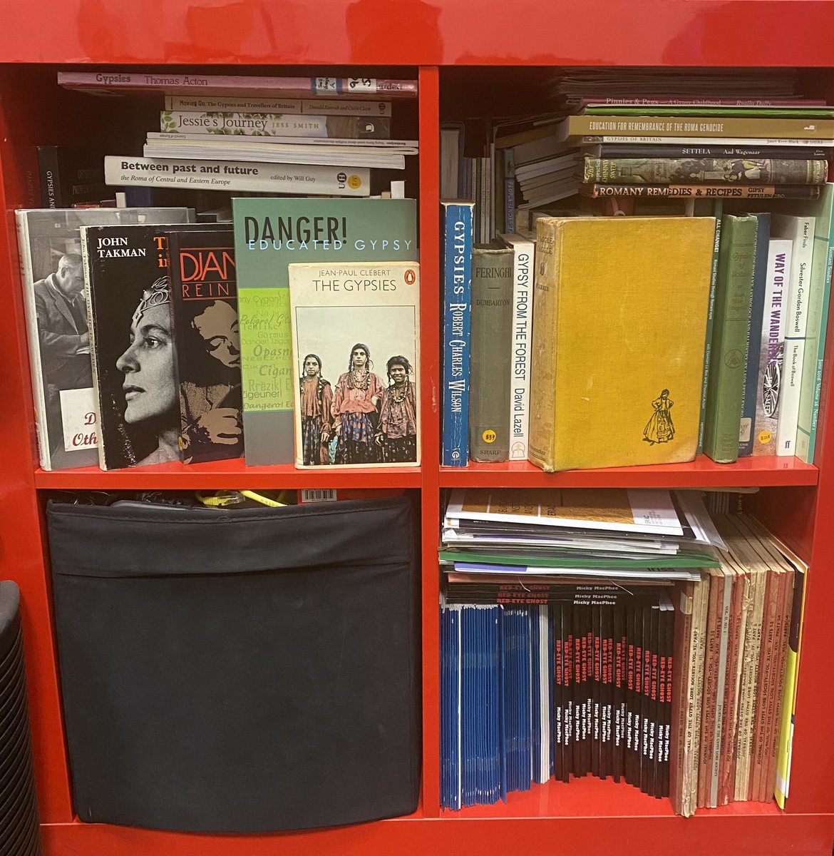 isaacblake1979's tweet photo. As part of the @isaacblake1979 research & engagement with a wider audience, he is going to be offering up a book/resources each day for discussion & comment. #Gypsies #Roma #Romanichals #Kalé #Travellers #Manouche #Gitano #Sinti #Ashakli #Egyptians #Beyash #Romanlar #Domari #Lom https://t.co/cynvL66gVg