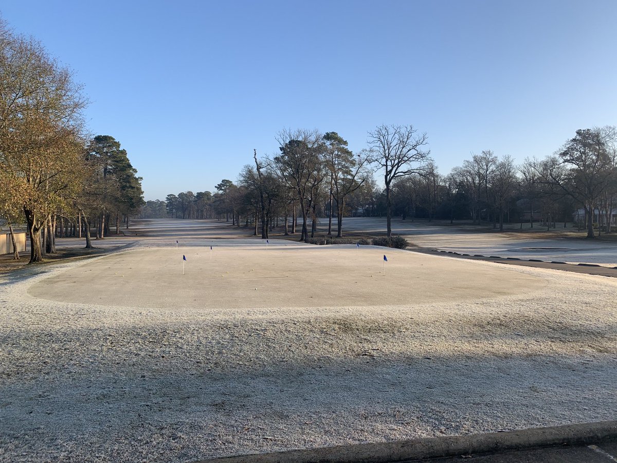 kclgill55's tweet photo. Dear golfers, if you wake up and it’s 28 degrees outside and look out your window and see this, I can guarantee there is a delay. Please don’t show up and sit in the pro shop and tell me how bad my pin placements are and drink all the coffee! Thanks GCM https://t.co/JDsAGzJhPN