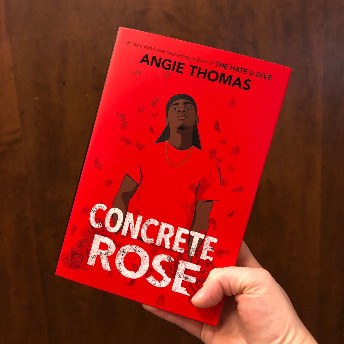 Did you read THE HATE U GIVE? Author Angie Thomas has written the teenage story of Starr's father! CONCRETE ROSE is available now! 

#bookstagram #bibliophile #igreads #currentlyreading #bookreview #instaread #lovetoread #booksarelife #readingisfundamental #whatimreading https://t.co/Y2iGcfUT8X