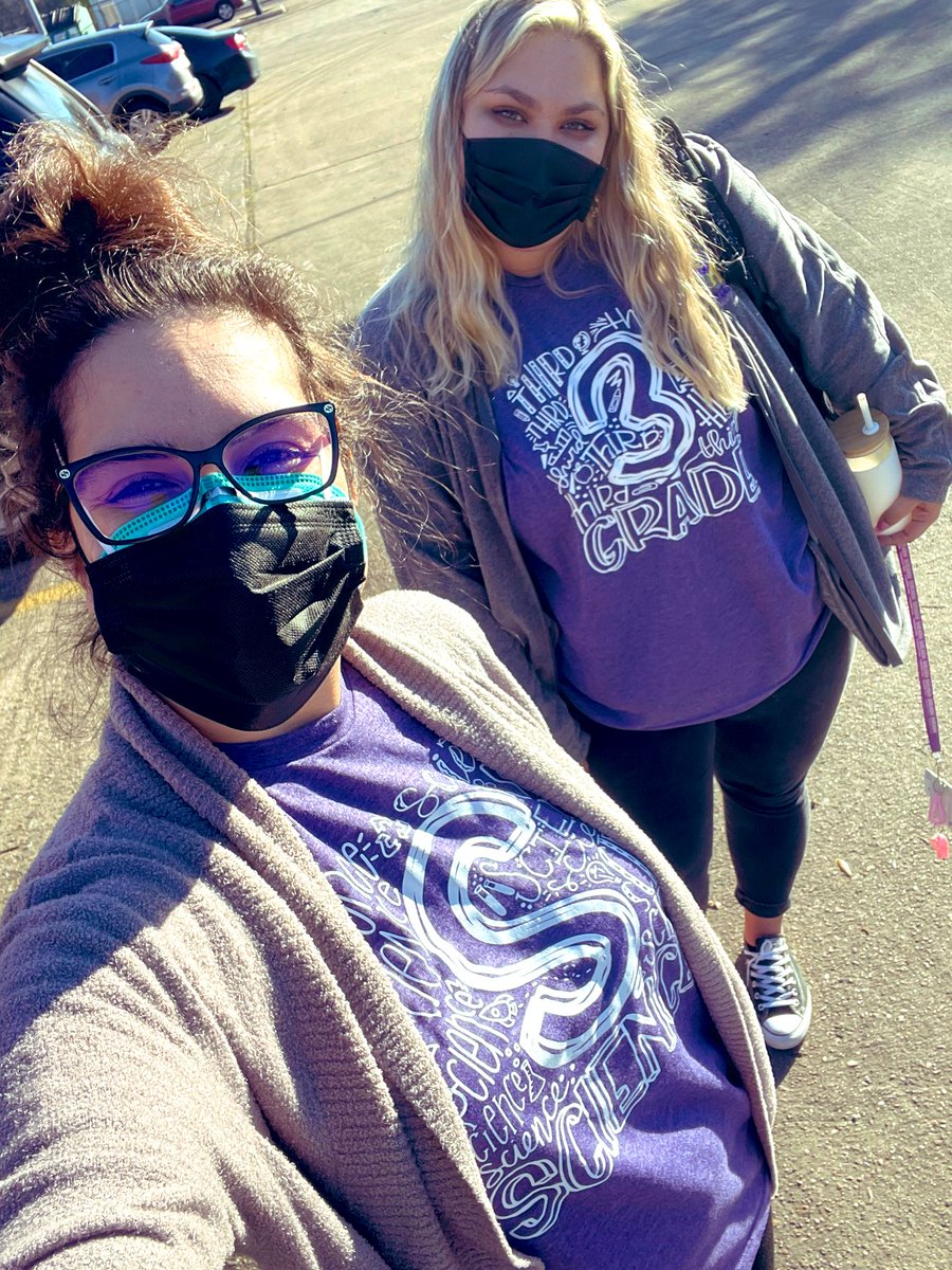 SaraYRodrigu3z's tweet photo. And on Wednesdays we wear Purple! We wear Purple, not pink lol ! #GradeLevelShirts #ChristmasGiftSwag https://t.co/LhjYIeH3hN