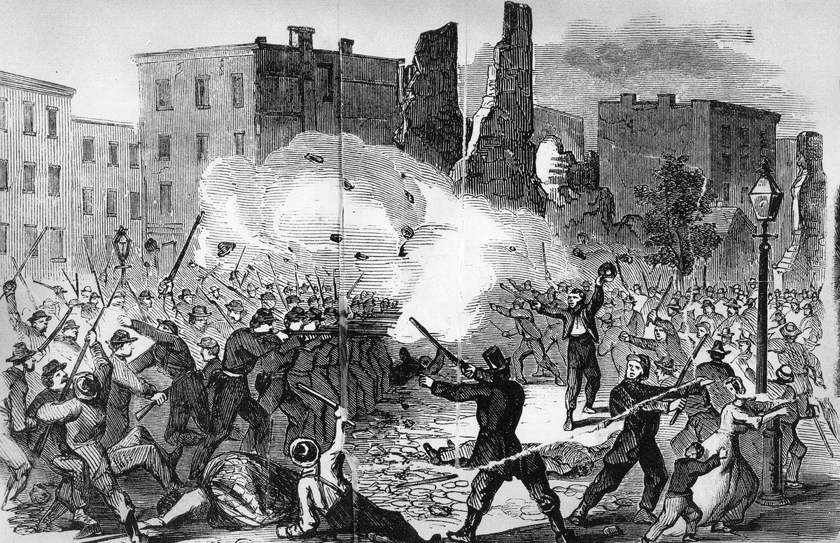 5/ The most popular insurrection in US history was the New York City Draft Riots. Armed men took to the streets and burned the homes and businesses of wealthy elites and lynched blacks. It took 4,000 national guardsmen four days to end the insurrection leaving hundreds dead.
