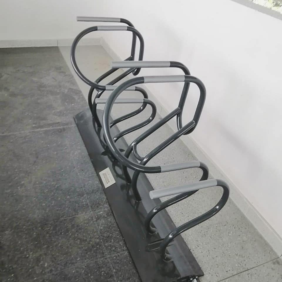 iParkColombia's tweet photo. 🚴🚴Fabricación e instalación de biciparqueaderos verticales tipo gancho y horizontales tipo 222 para el metro de Medellín en la estación Aguacatala con capacidad para 88 bicicletas. @iParkColombia @metrodemedellin
#iPark #metromedellin #Cyclepark #parqueo #bicis #medellin #bici https://t.co/GWMXTPrGJZ