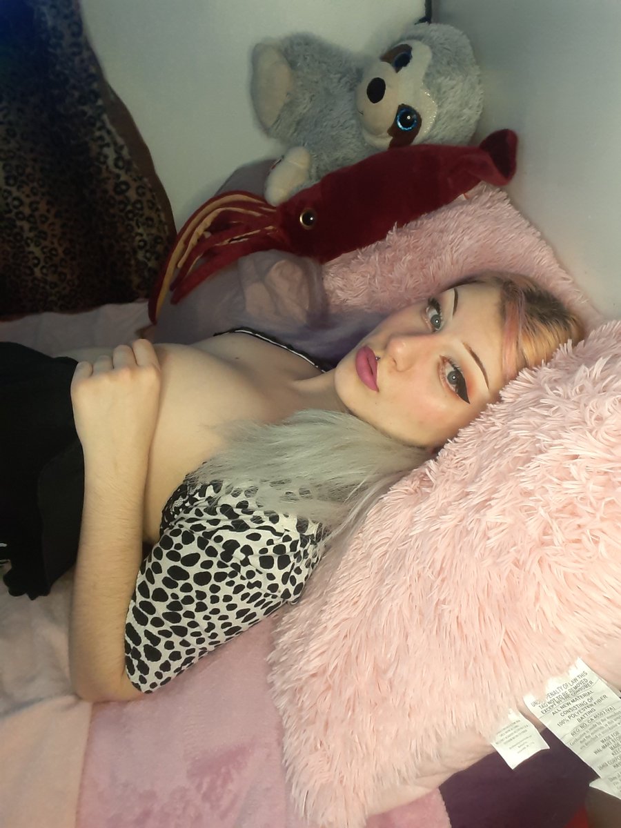 Littletittygf's tweet photo. Subscribe to my #onlyfans!!! I have some cute content and it's only gonna get cuter! 🖤 https://t.co/B1h9u5szDM