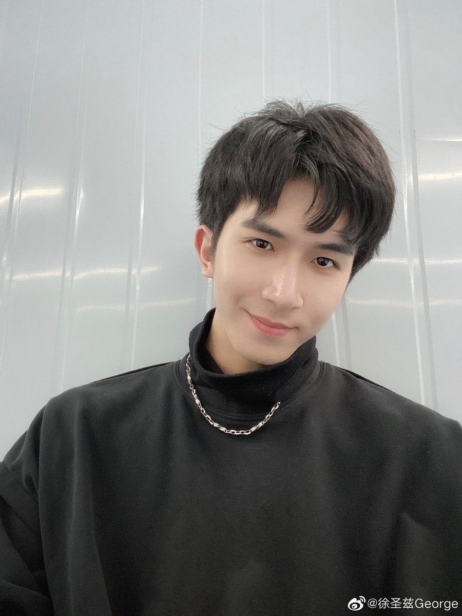 徐圣兹- xu shengzi- 1999.12.18- from hangzhou, zhejiang- under jaywalk newjoy #徐圣兹  #创造营2021  #Chuang2021  #创4  #ProduceCamp2021