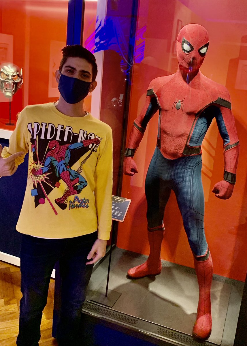 domdip321's tweet photo. Worlds largest Marvel exhibit finally stopped in Detroit! Such an amazing collection of movie used costumes and original sketches of some of the biggest heroes and issues ever! #MarvelStan #AvengersAssemble https://t.co/DlEmALA0bI