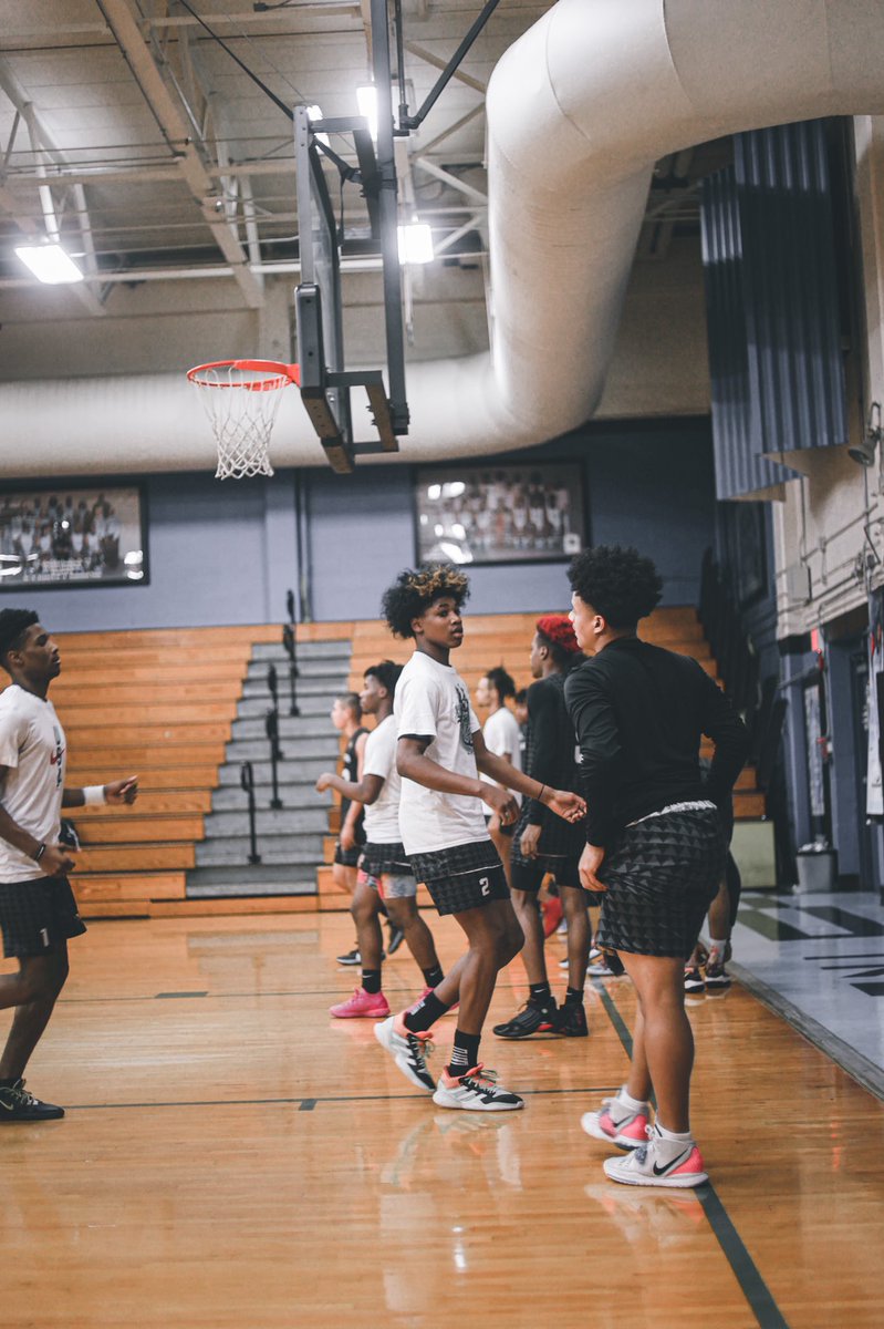 Travonmiller3's tweet photo. Everything happens for a reason 👣@BullsByaa @CoachKennen @highlevelhoops_ @dreamkingfilmz @1CortezQuarles https://t.co/0zh5CRLAhM
