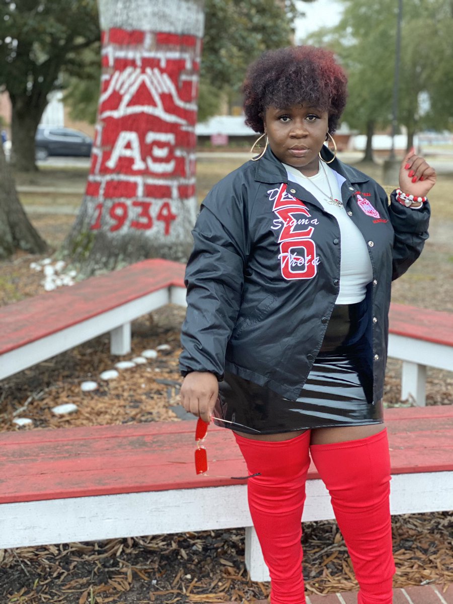 Reneeshaaa__'s tweet photo. Devastating Since 1913 💅🏾

Happy Founders Day Sorors ❤️❤️

#FirstFoundersDay https://t.co/H6RQlei42t