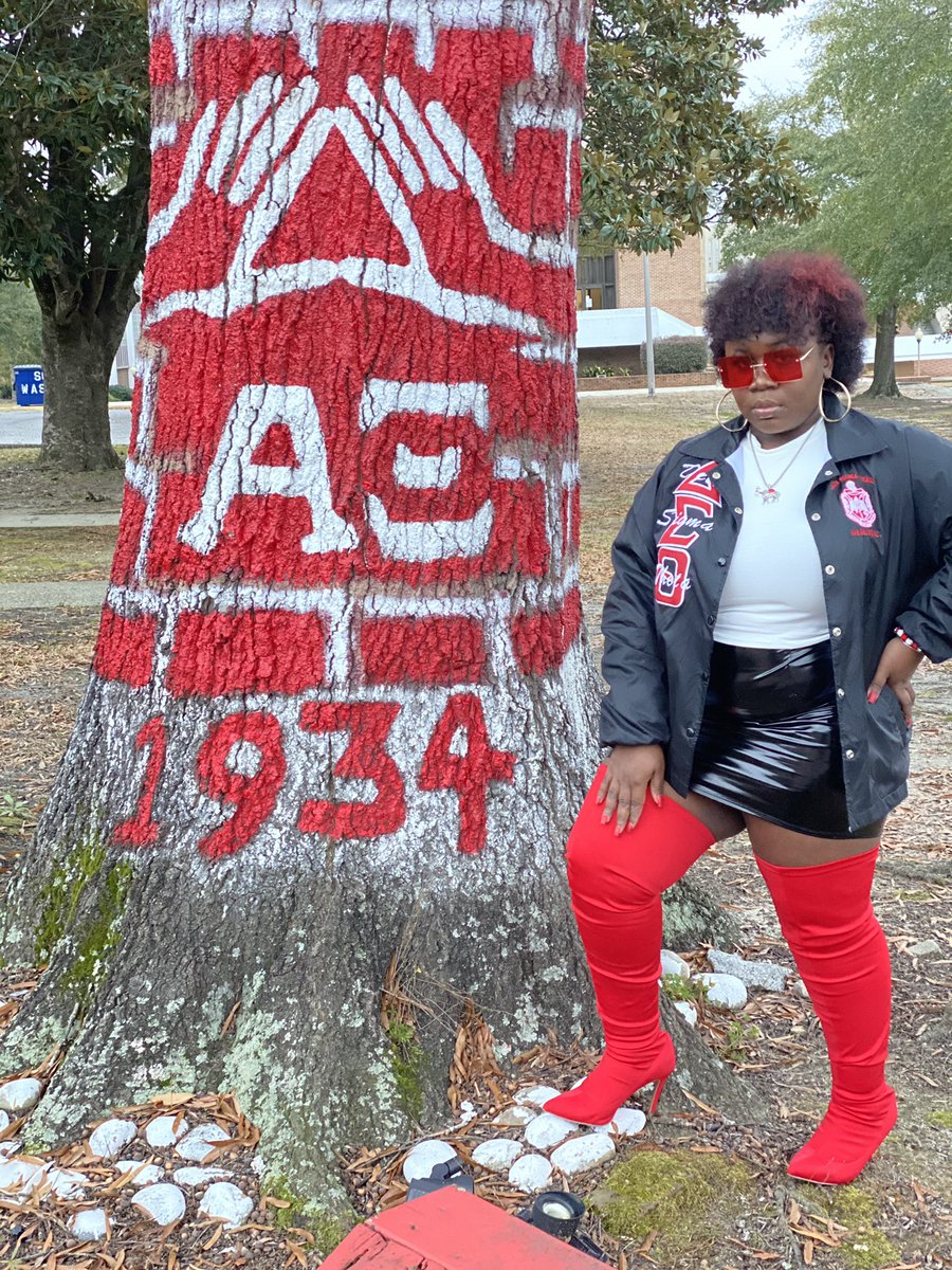 Reneeshaaa__'s tweet photo. Devastating Since 1913 💅🏾

Happy Founders Day Sorors ❤️❤️

#FirstFoundersDay https://t.co/H6RQlei42t