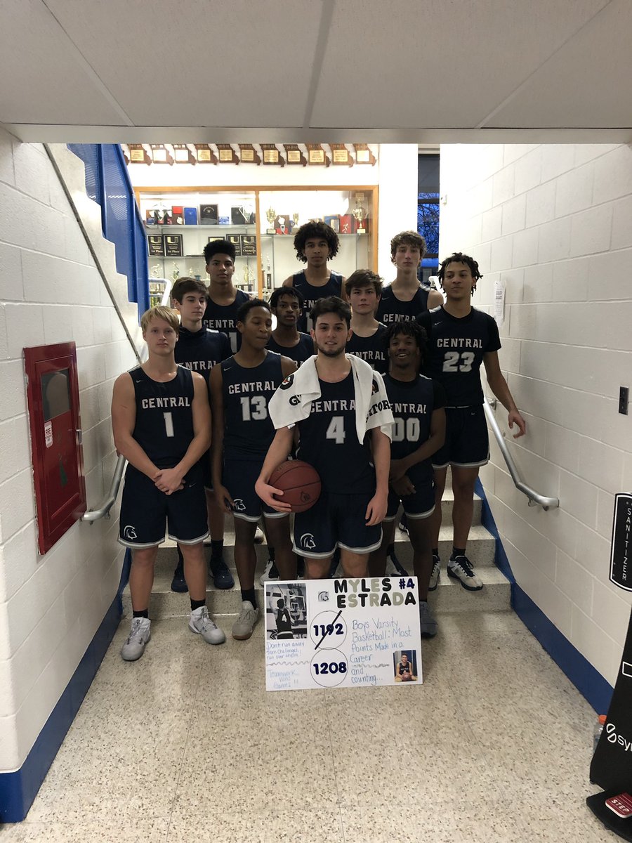 Harris_Mgmt's tweet photo. Congrats to @MylesEstrada4 on becoming the all-time leading scorer in program history for @fhcspartanbball!  One of the hardest workers I have EVER seen!! #SpartanStrong https://t.co/nOS29k5DWh