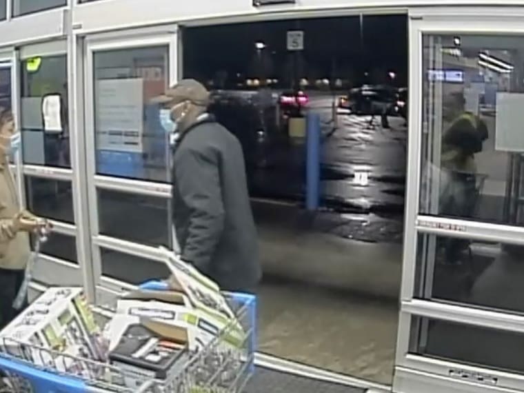 NJSP's tweet photo. ***PLEASE SHARE*** 

State Police Seeking Public's Assistance with Identifying Man Wanted for Shoplifting 

The New Jersey State Police is seeking the public's assistance with identifying a man who allegedly stole multiple items from Walmart 
https://t.co/e8WiFSRMFE https://t.co/XHRDuOC1Eu