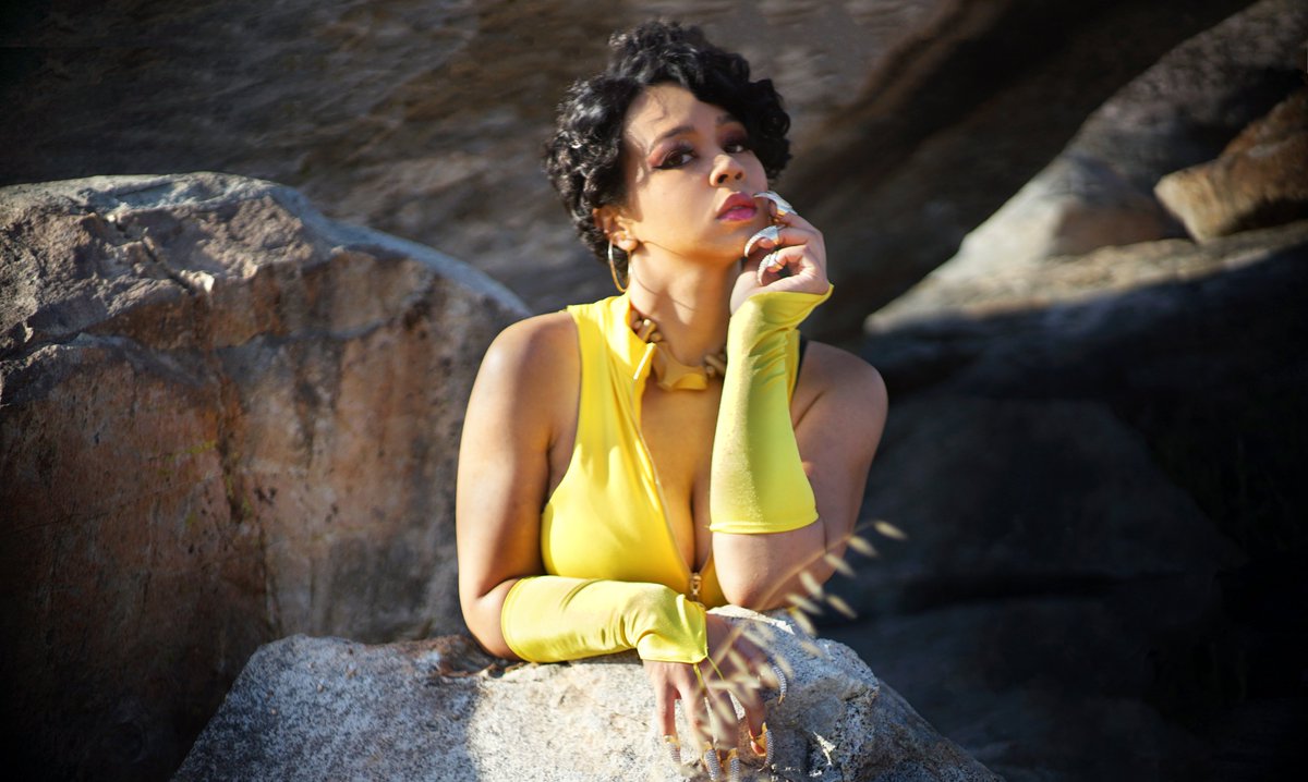 AllCoolThings's tweet photo. Get to know Queen B Cosplay.  Her interview is up!

#AllCoolThings #Art #ArtAndArtists #Artists #Cosfit #Cosplay #CosplayAndCrafting #Cosplayers #FightingQueen #Fitness #MartialArtist #MartialArts #Modeling #QueenBCosplay #QueenBCosplays #TakeItOrLeaveIt

https://t.co/CU33riQdhT https://t.co/Pr981HcOAi