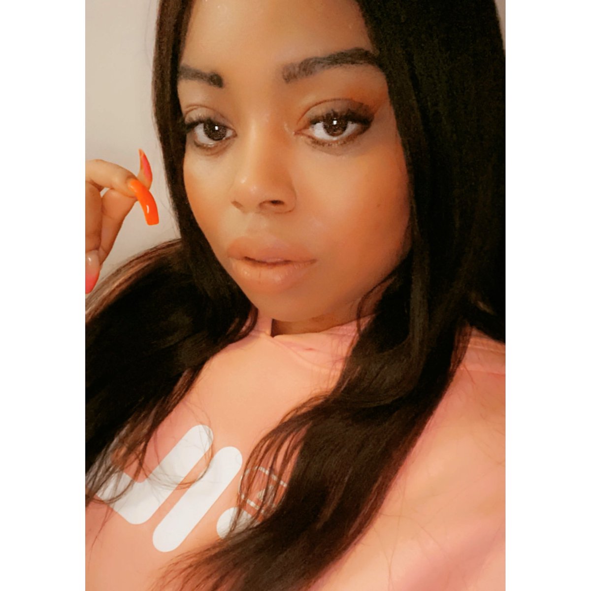 rahriiesymoni's tweet photo. They judge my choices but they never saw my options truth be told - Rahriie Symoni 🌸🎶🖤
#rahriiesymoni #rahriie #nubianpixieoutnow #TokaUniverseComingSoon #NewMusicComingSoon #Pink #Fila #CuteUp #BrownSkinnedGirl #PrettyInPink #UpAndComingArtist  #ILoveMusic #RJR #StaySafe 🖤✨ https://t.co/JN6o85540B