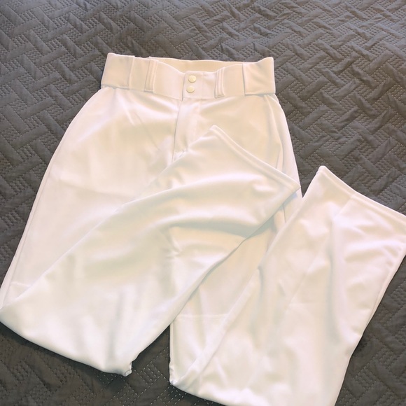 dcg_closetsale's tweet photo. So good I had to share! Check out all the items I'm loving on @Poshmarkapp #poshmark #fashion #style #shopmycloset #dsg #allesonathletic: https://t.co/GQIuEb1Vym https://t.co/hFWnFrUUGa