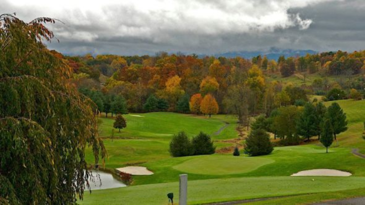 pulaskicountyis's tweet photo. Attention all golf fanatics: The Thornspring Golf & Event Center is highly rated by Golf Digest and Golf Magazine. To brag even further, it is surrounded by the beautiful wildlife and rolling mountains!
https://t.co/MzAvZJHJhO
#PulaskiCountyIs your staycation destination. https://t.co/tOvehQMOyz