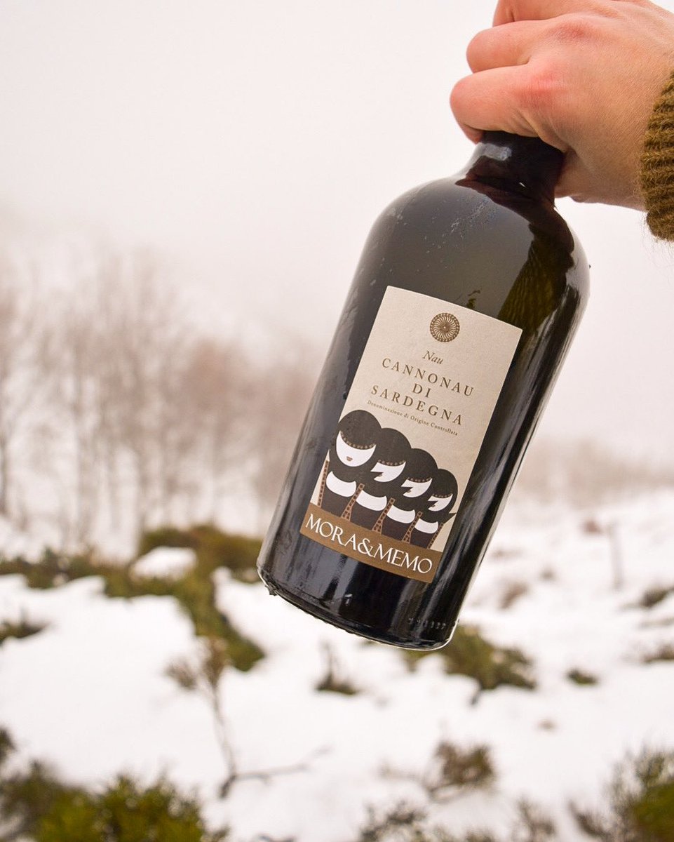 moraememo's tweet photo. #Nau is the best way to warm up during winter days ❄️🍷 #MoraeMemo https://t.co/MHm4Io4k0M
