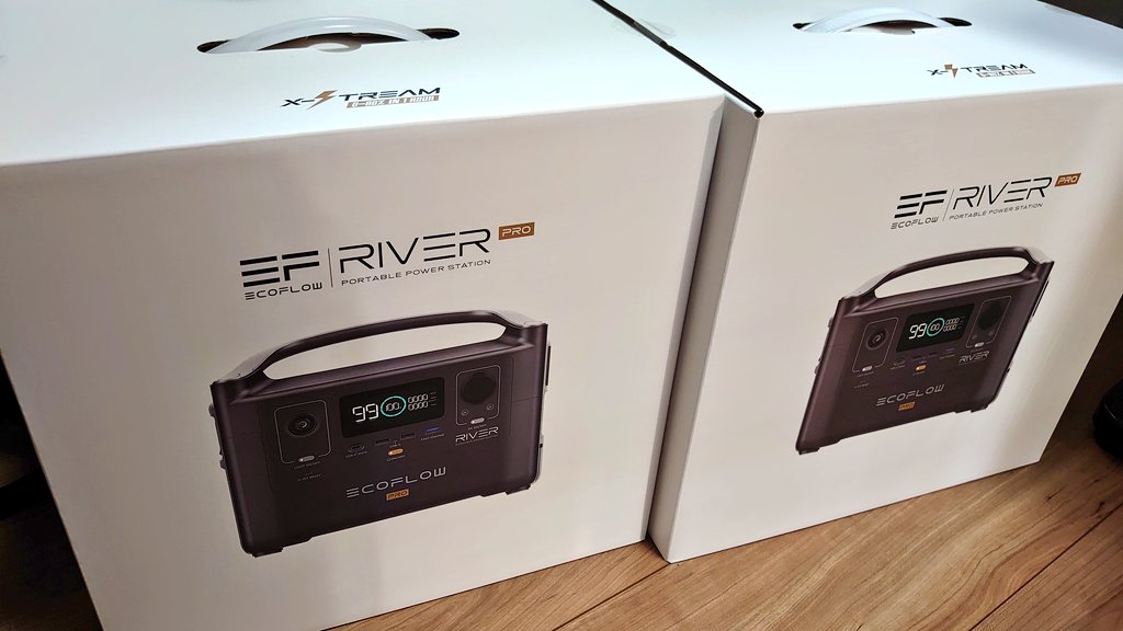 kamu_miso's tweet photo. 新しいポータブル電源ｷﾀ━━━━(ﾟ∀ﾟ)━━━━!!
#ECOFLOW  #RIVER600PRO https://t.co/BzdTDcMwEc