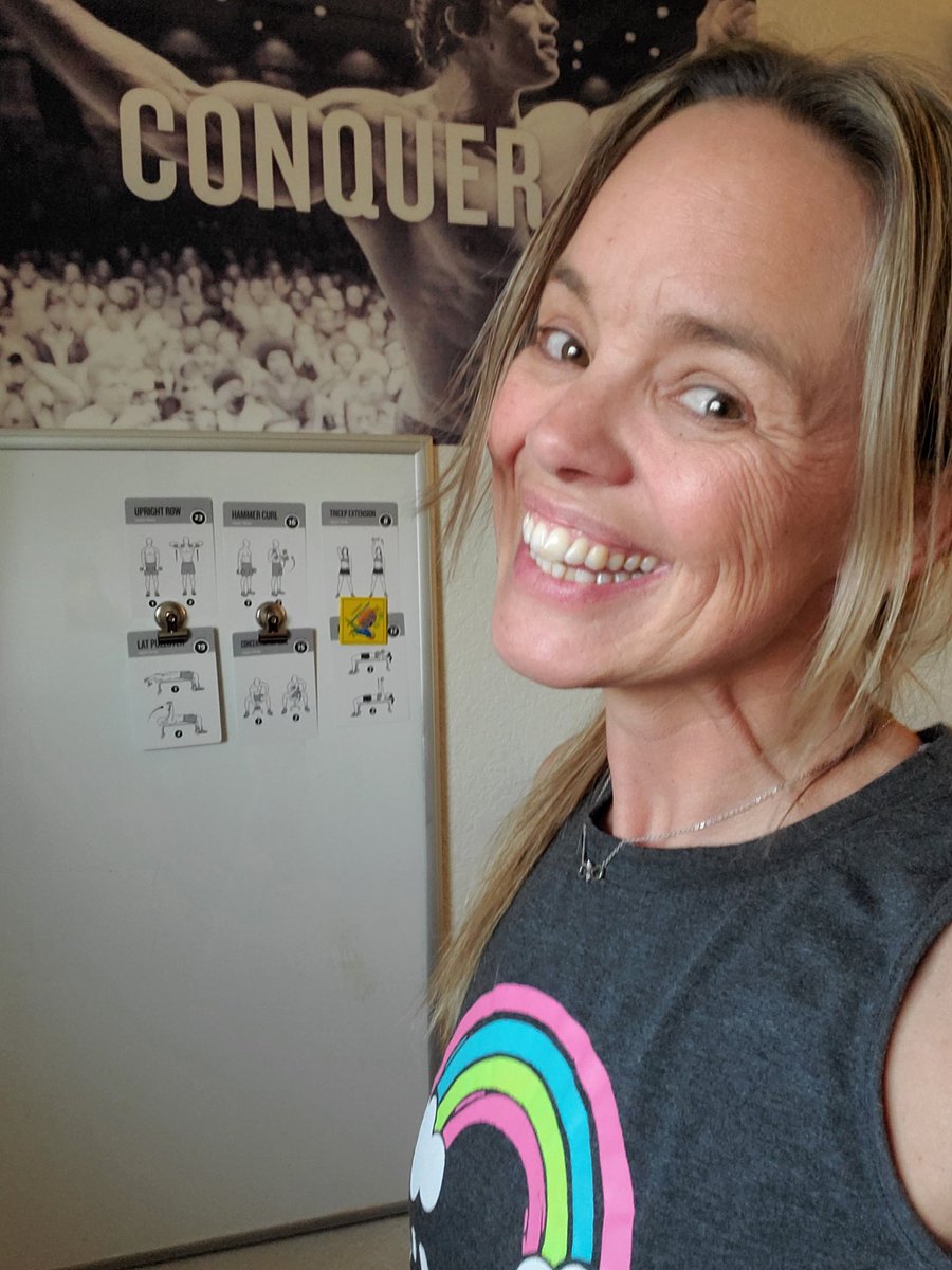 Sarabeth_MrsB's tweet image. 👙 bound

Being fit has a compound impact on your life and those around you.

If you can't see this,  you are making excuses. 

 As Elle Woods would say "exercise gives you endorphins, endorphins make you happy" or something like that. 
#ImSoBasic