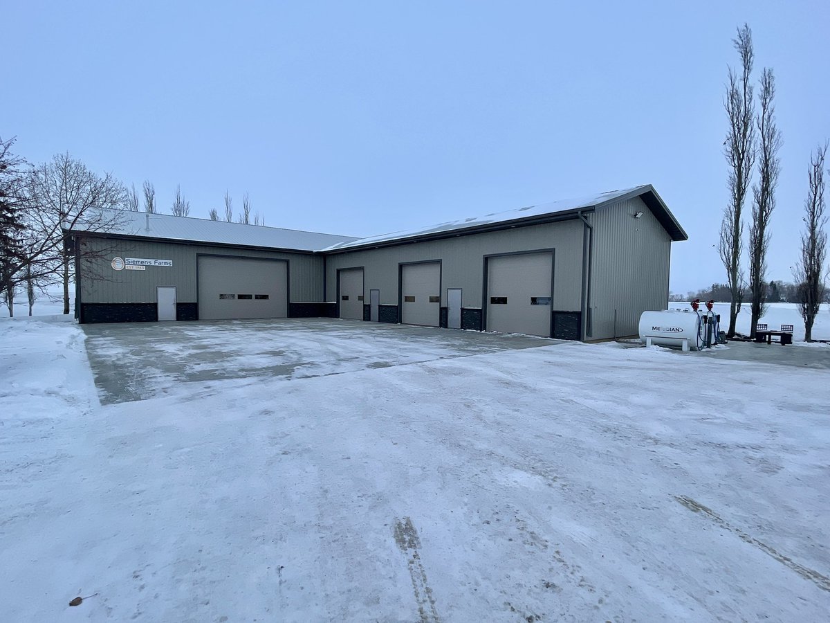 harleysiemens's tweet photo. Project Complete! Thanks to all the trades that helped make our shop. You were all first class! #siemensfarms #shop #build https://t.co/0yWFs1GhAx