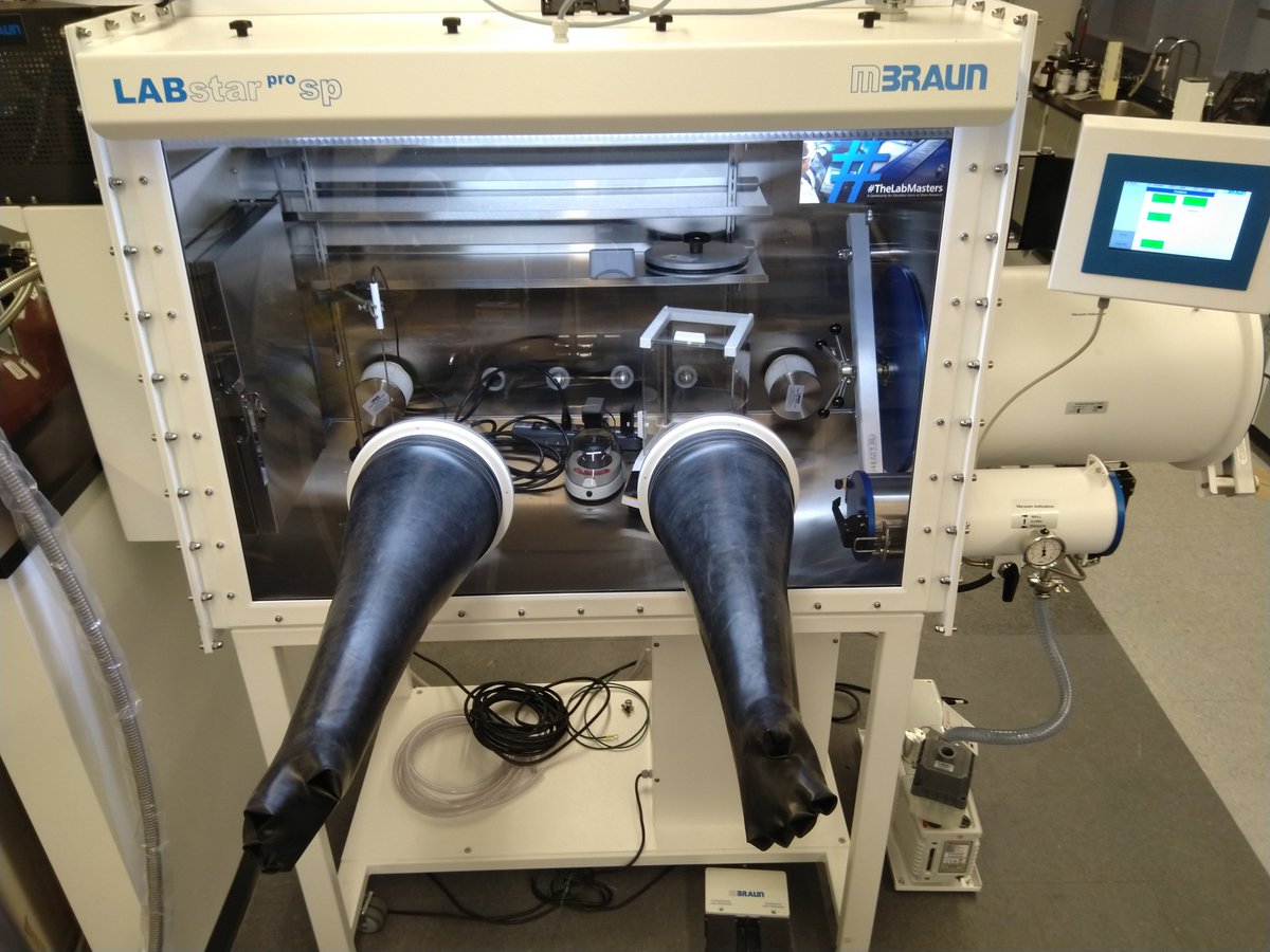 LoveGroupChem's tweet photo. What a week so far! We have two functioning @MBRAUNsolutions gloveboxes ready to go. We'd like to give a huge shout-out to Marc the service technician who was exceptional and very instructive. Highly recommend him to anyone needing installation and service. 👌🤙 #RealTimeChem https://t.co/g50hBh6fL6