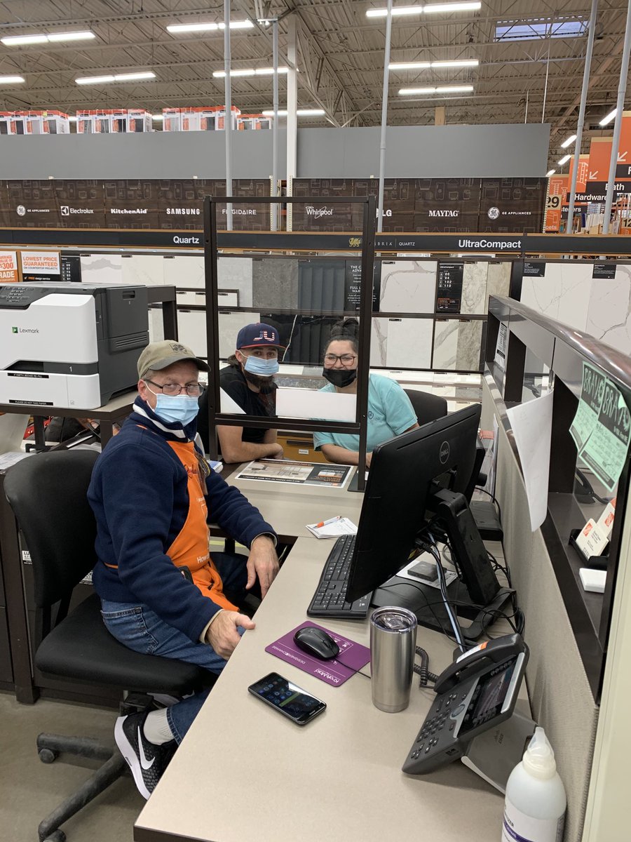 Randall at the mighty 505 selling another awesome Tuffshed. Thank you. ⁦<a href="/MichaelMmh868/">Michael Hernandez</a>⁩ ⁦@mrg4712⁩ ⁦@Fuerstenberg15⁩ ⁦<a href="/laroldan32/">Laura Roldán🇲🇽</a>⁩ ⁦<a href="/WhitefleetChris/">Chris Whitefleet</a>⁩ ⁦<a href="/BenMeador5/">Ben Meador</a>⁩