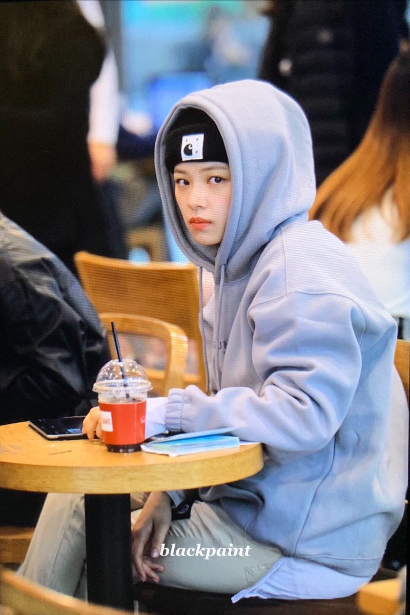 jeongyeon and her coffee- thread