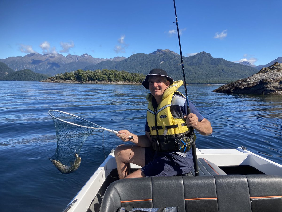 MurrayTaggart's tweet photo. The benefits of farm succession. Harvest, what harvest?#manapouri https://t.co/l924o3rAJ7