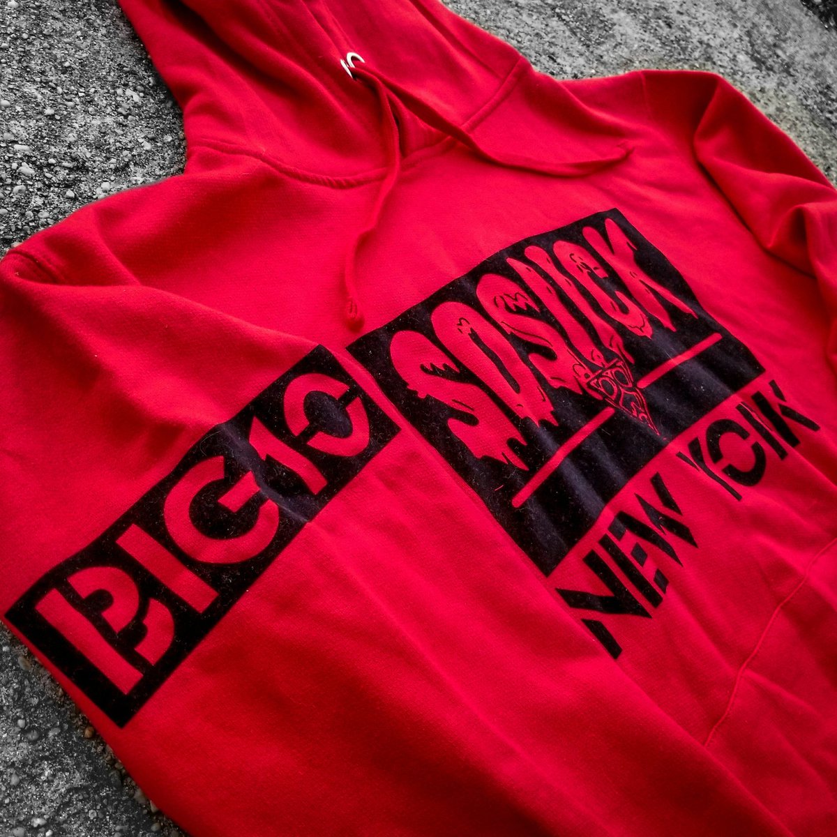 SOSIICK_LLC's tweet photo. The Red &amp; Black "BIG 10 Sweat Suit" is number five of ten in the SOSIICK BIG 10 collection. What's that?....Yeah you can get the hoodie separately not a problem.
.
#SOSIICK 
#QUEENS 
#NEWYORK 
#APPAREL 
#STREETWEAR 
#SWEATSUIT 
#RED
#BLACK https://t.co/DEU8hjcDZZ