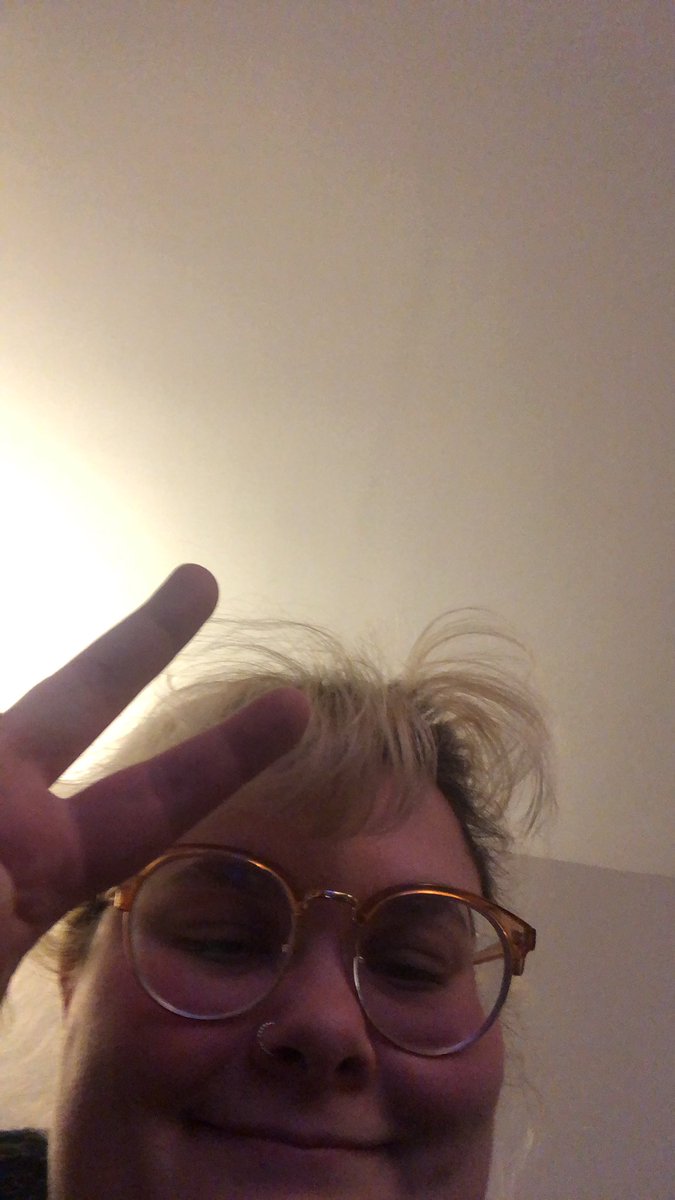 SamJonesBro's tweet image. The face:                             The ass: