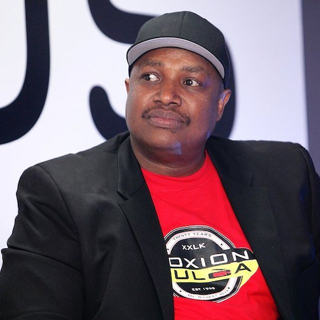 PapaMahasela's tweet photo. We must normalise acknowledging and appreciating people while they are still alive. @Dj1D was never recognized well enough for the work he has done. #RIPDJ1D #RipWandi https://t.co/y3gdlSU0wf