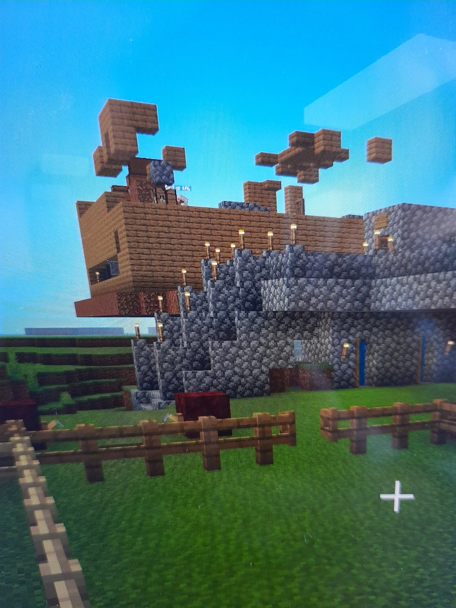 RealAngusGaming's tweet photo. Stop stealing my stuff @gaming_birdie >:( https://t.co/JDXg8bw8Cv