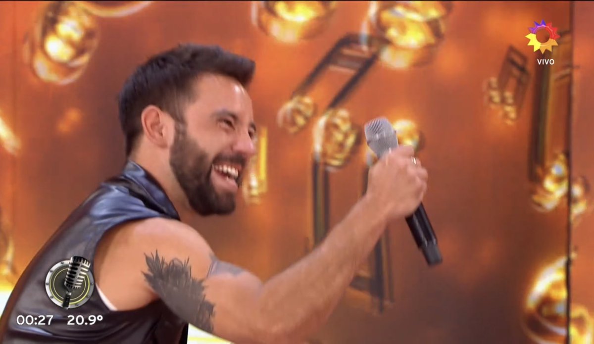 roxcachete's tweet photo. Hilo explicando porqué Agustín Sierra (Cachete) es un gran candidato a ganar el Cantando 2020 a pesar de no ser cantante https://t.co/QCqTzj4pjH