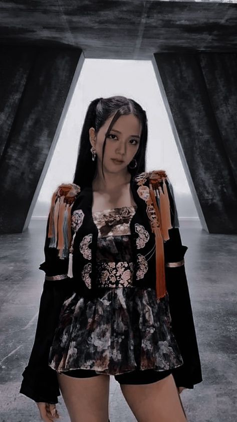 kim jisoo as pretty clouds; a thread 