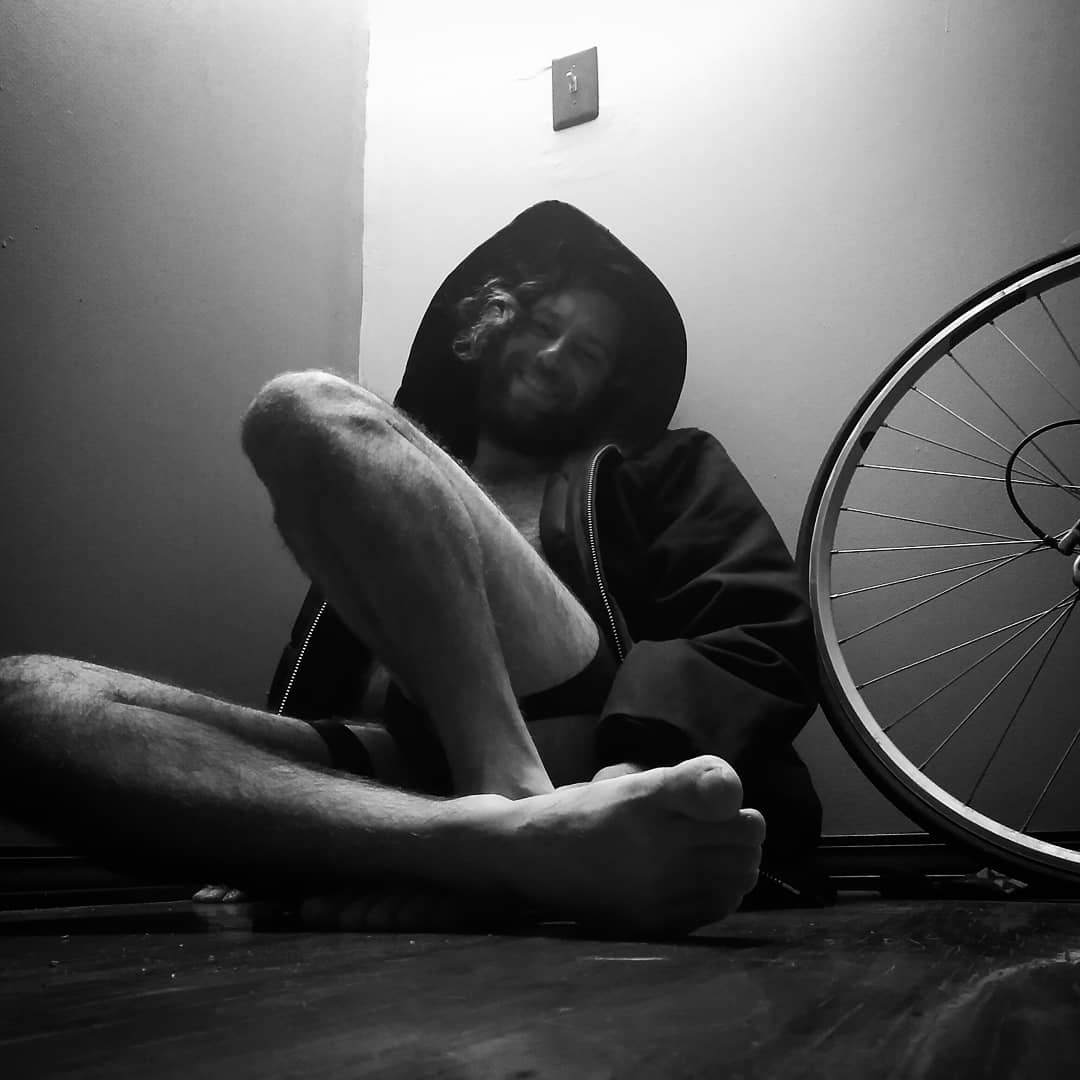 Aprilsparrowha2's tweet photo. #kinky #queer #sexyvegan check out my #onlyfans #gayonlyfans #onlyfansmen #maleonlyfans #bikeporn #bikesmut https://t.co/kPtaCnv3BN
