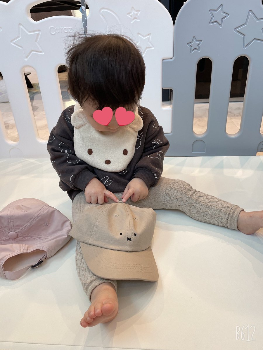 はむす お揃いのミッフィーキャップ買った しかし今まで帽子嫌がらなかったのにキャップは全然被ってくれなくて泣く 今日着てるミッフィートップスはプティマインの ミッフィー しまむらミッフィー プティマイン